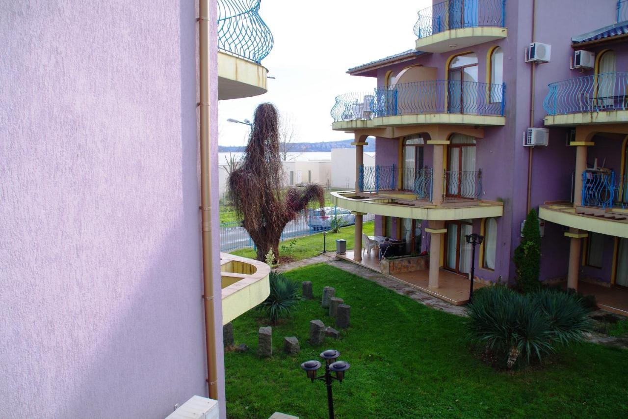 Azura Garden Apartments Черноморец Екстериор снимка